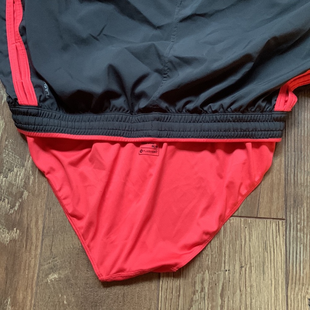 EUC North face running shorts - Picture 5 of 5